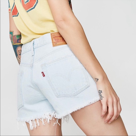 Levi’s 501 Distressed Light Wash Shorts - Picture 9 of 9